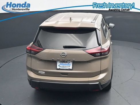 Used 2025 Nissan Rogue SV FWD image 19