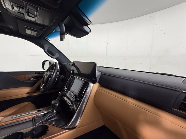 Used 2023 Lexus LX 600 4WD w/ Accessory Package (Z1) image 32