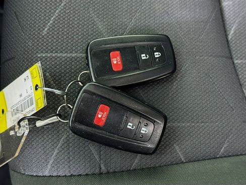 Certified 2020 Toyota RAV4 XLE w/ All Weather Liner Package image 31