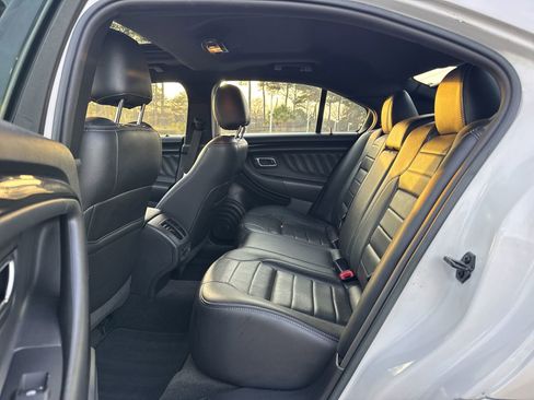 Used 2013 Ford Taurus SHO image 31