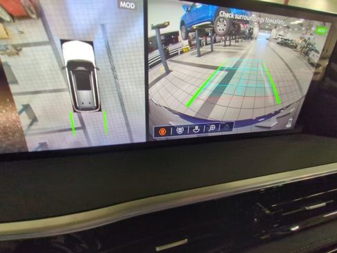 Used 2025 INFINITI QX80 Sensory image 6