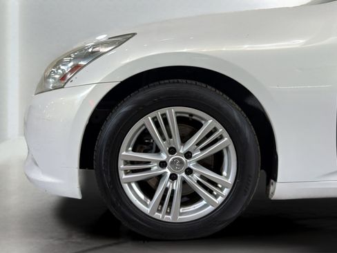 Used 2011 INFINITI G37 Journey RWD image 36