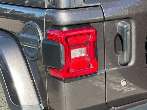 Used 2019 Jeep Wrangler Unlimited Sahara w/ Quick Order Package 24M Moab image 27