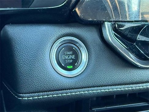 Certified 2024 Chevrolet Colorado LT w/ LT Convenience Package image 15