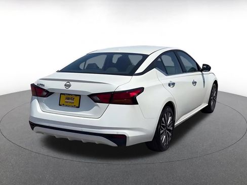 Used 2025 Nissan Altima 2.5 SV FWD image 15