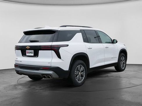 Used 2024 Chevrolet Traverse LT AWD/4WD image 10