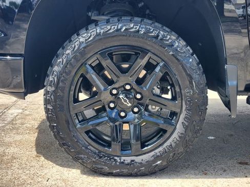 Used 2025 Chevrolet Silverado 1500 LT Trail Boss w/ LT Trail Boss Premium Package image 10