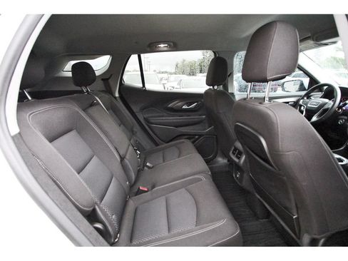 Used 2023 GMC Terrain SLE w/ Driver Convenience Package AWD/4WD image 10