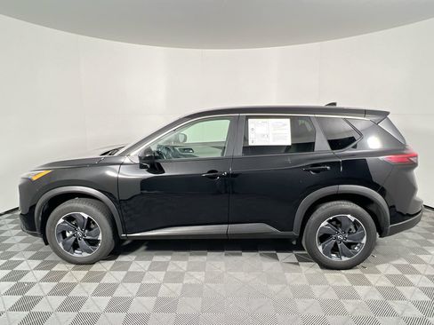 Used 2025 Nissan Rogue SV image 6