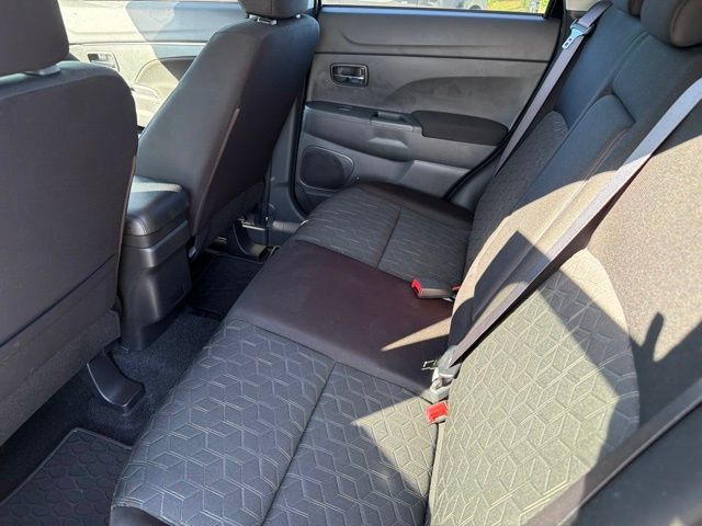 Used 2025 Mitsubishi Outlander Sport ES AWD/4WD image 17