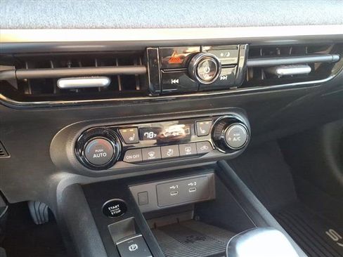 New 2026 Nissan Kicks SV image 13