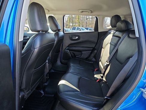 Used 2018 Jeep Compass Latitude image 10