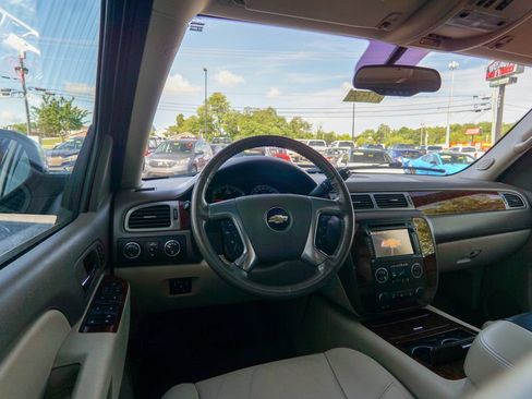 Used 2012 Chevrolet Tahoe LTZ AWD/4WD image 13