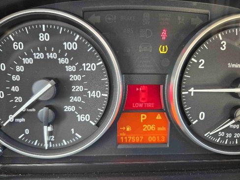 Used 2011 BMW 328i xDrive Sedan image 17