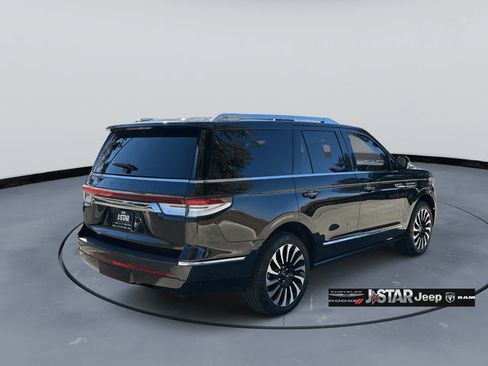 Used 2024 Lincoln Navigator Black Label AWD/4WD image 4