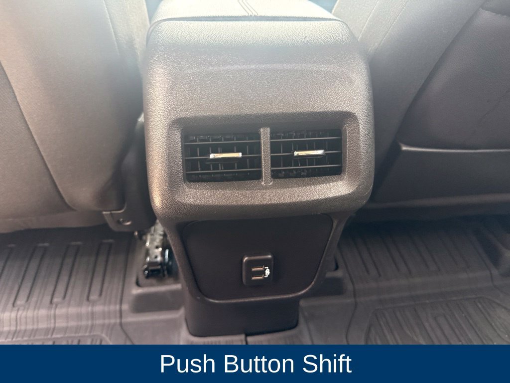 Used 2024 GMC Terrain SLE w/ Driver Convenience Package FWD image 16