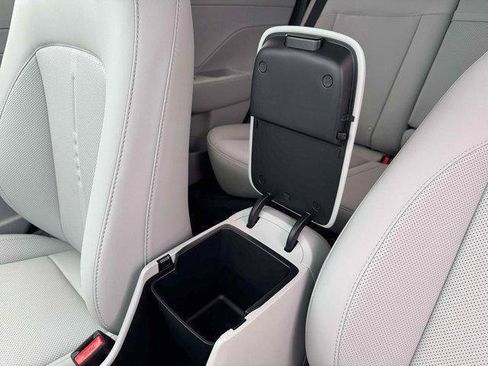 New 2026 Hyundai Kona SEL Premium FWD image 18