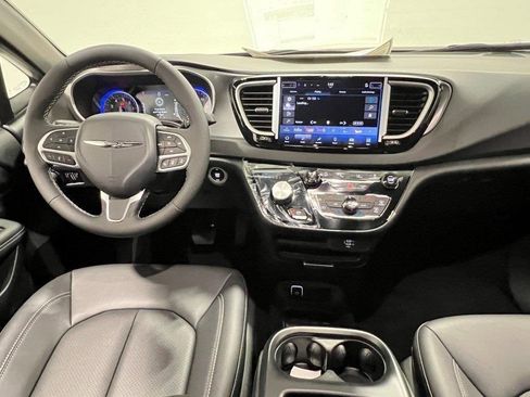 New 2026 Chrysler Voyager LX image 26