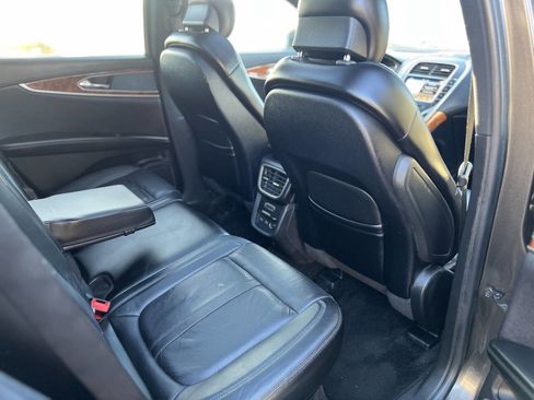 Used 2017 Lincoln MKX Reserve w/ Driver Assistance Package image 18