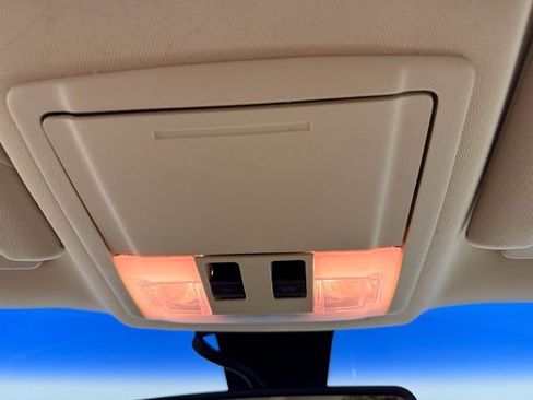 Used 2013 Ford Taurus SEL image 20