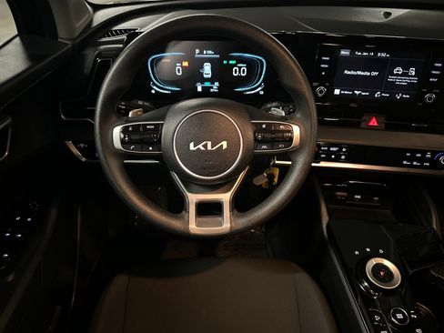 Certified 2025 Kia Sportage LX image 13