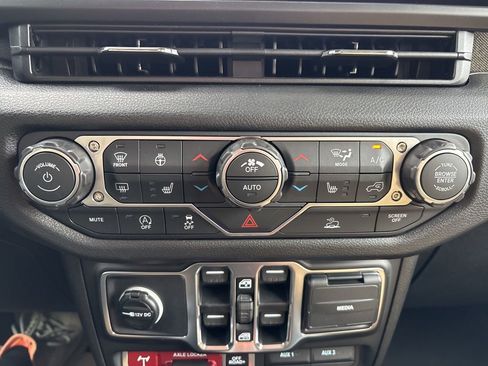 New 2026 Jeep Gladiator Sport image 4