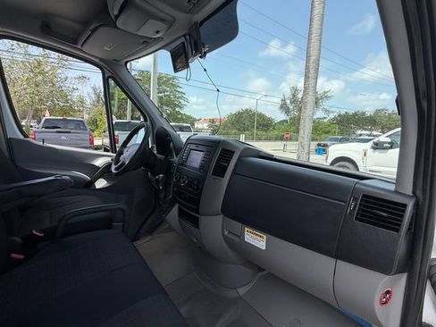 Used 2015 Mercedes-Benz Sprinter 2500 image 16