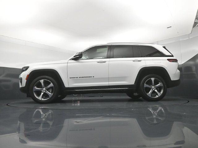 Used 2023 Jeep Grand Cherokee Limited AWD/4WD image 21