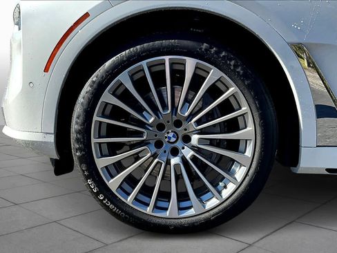 Used 2026 BMW X7 xDrive40i image 11