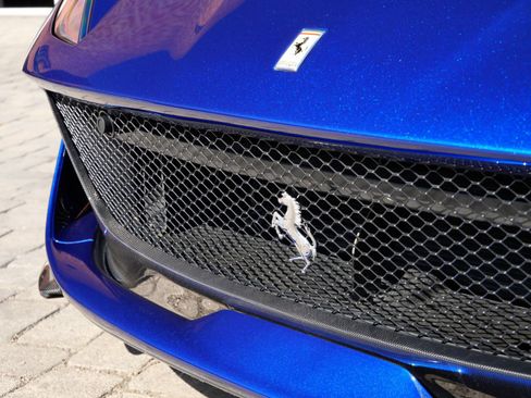 Used 2023 Ferrari 812 GTS RWD image 7