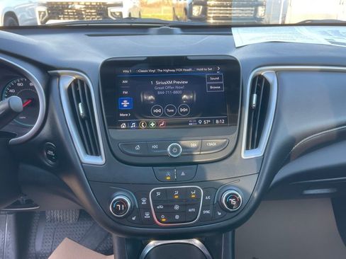 Used 2022 Chevrolet Malibu LT w/ Leather Package image 16