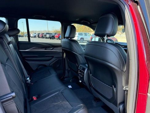 New 2026 Jeep Grand Cherokee Altitude image 5