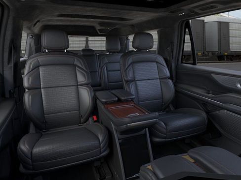 New 2026 Lincoln Navigator L Black Label AWD/4WD image 11