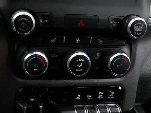 Used 2019 RAM 1500 Big Horn AWD/4WD image 24