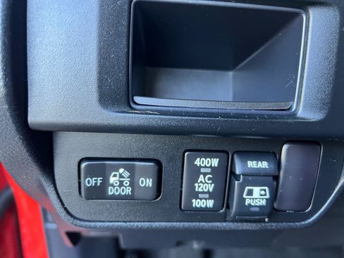 Used 2017 Toyota Tacoma TRD Sport w/ Premium & Technology Package AWD/4WD image 29