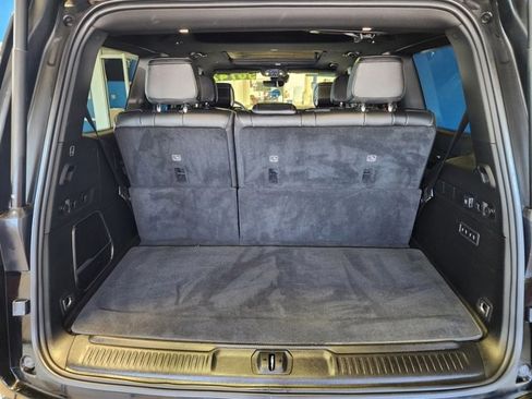 Used 2023 Jeep Wagoneer Series II image 16