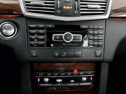 Used 2013 Mercedes-Benz E 350 BlueTEC Sedan image 34