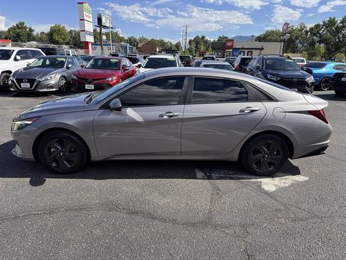 Used 2021 Hyundai Elantra SEL w/ Convenience Package FWD image 4