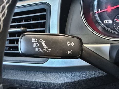 Used 2021 Volkswagen Atlas Cross Sport SE FWD image 27