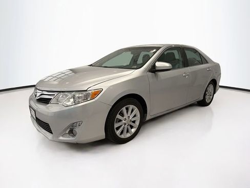 Used 2012 Toyota Camry XLE image 3