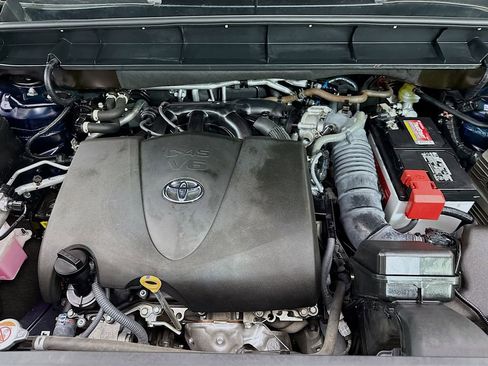 Used 2022 Toyota Highlander Platinum image 32