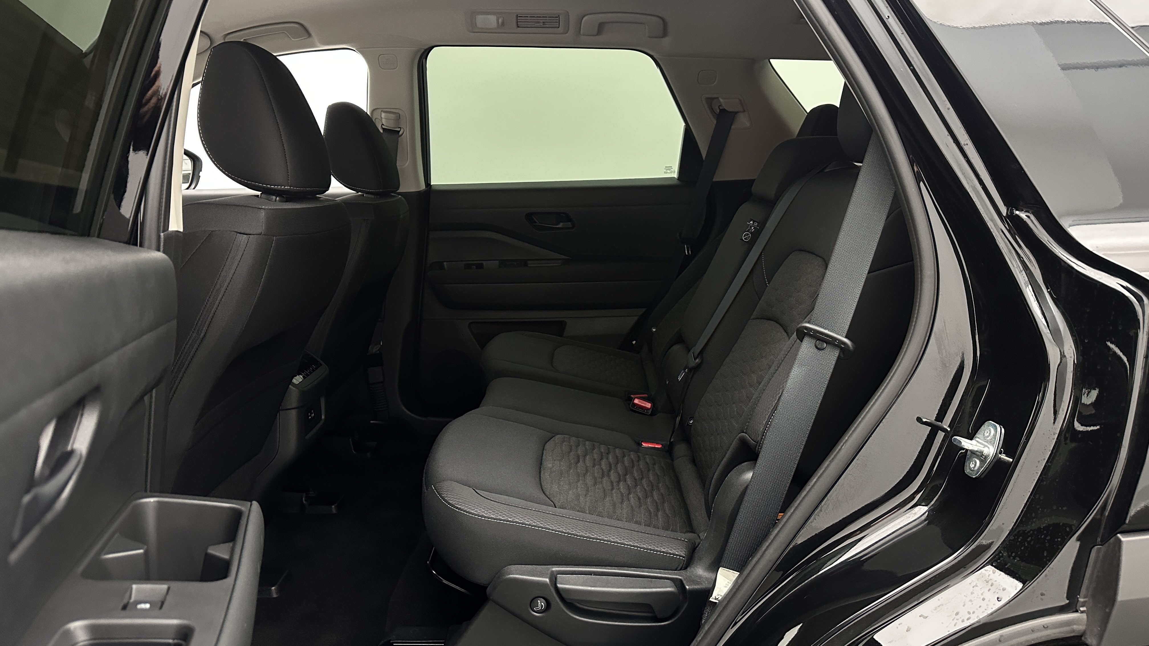 Used 2023 Nissan Pathfinder SV FWD image 24