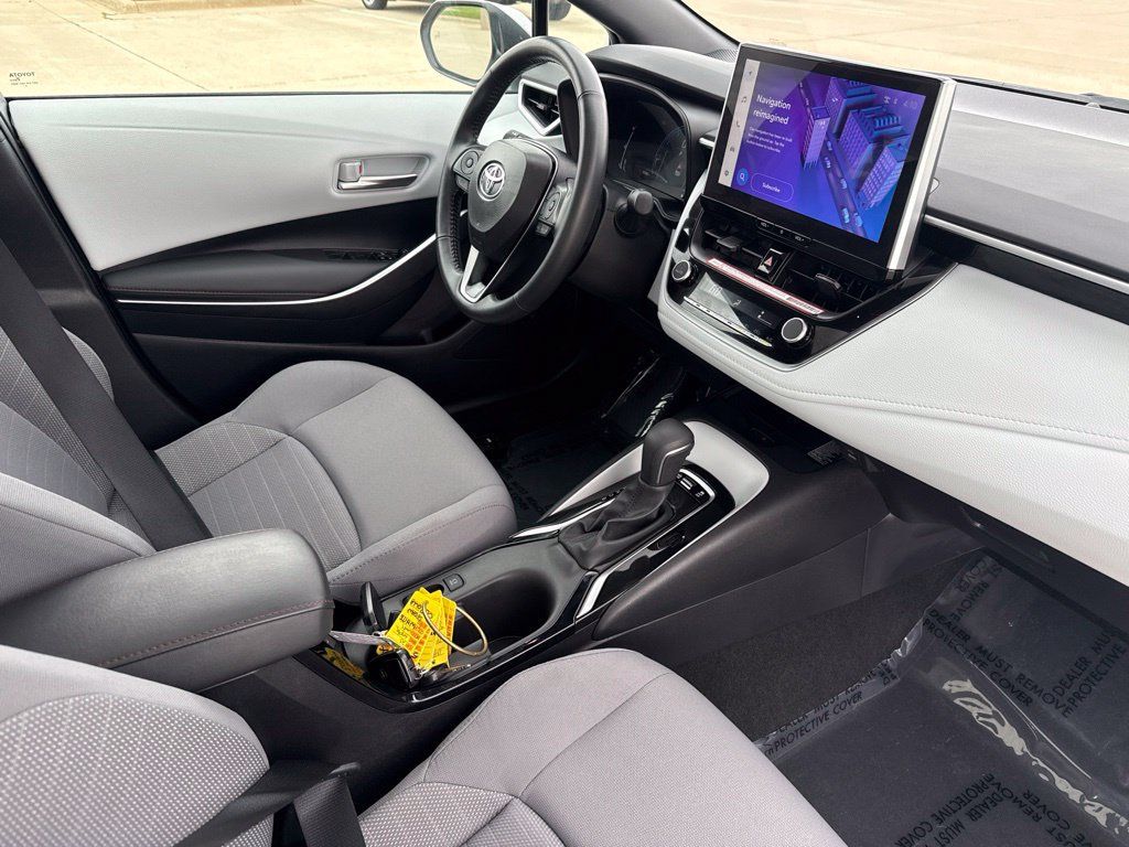 Certified 2025 Toyota Corolla SE w/ SE Premium Package FWD image 23