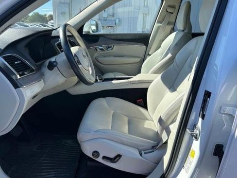 Certified 2023 Volvo XC90 B5 Plus w/ Protection Package Premier image 5