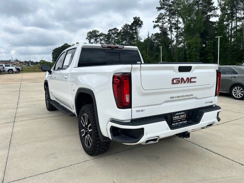 Used 2025 GMC Sierra 1500 AT4 w/ AT4 Premium Package AWD/4WD image 4