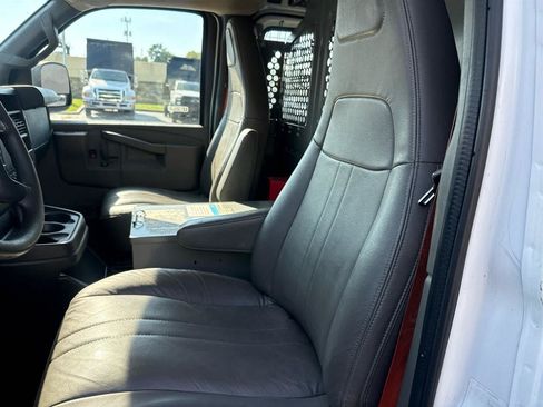 Used 2016 Chevrolet Express 2500 RWD image 13