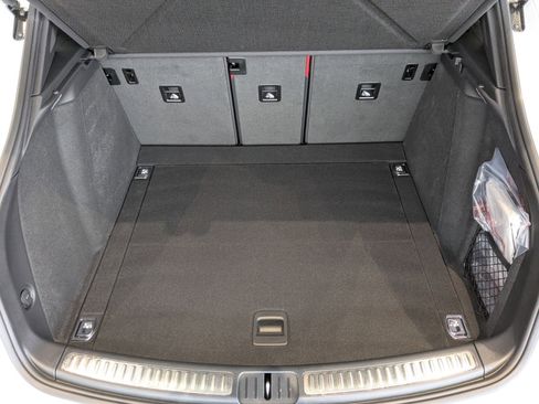 Used 2025 Porsche Macan image 28