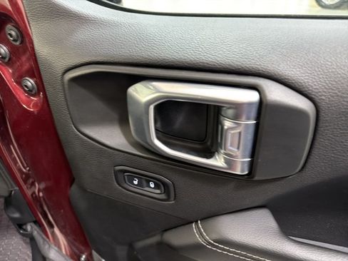 Used 2021 Jeep Gladiator Overland AWD/4WD image 39