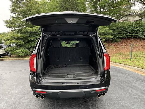 Used 2023 GMC Yukon XL Denali AWD/4WD image 23