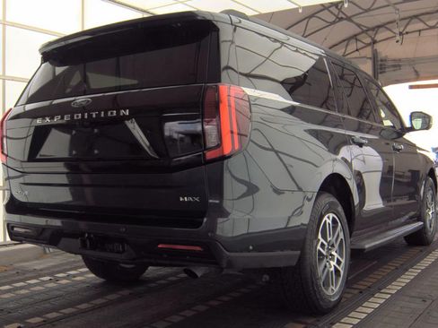 Used 2025 Ford Expedition Max Active AWD/4WD image 3